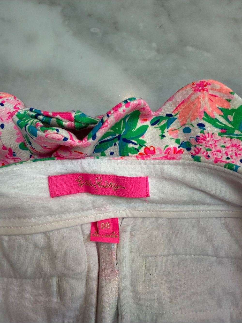 Lilly Pulitzer Pink floral buttercup shorts - Picture 4 of 5
